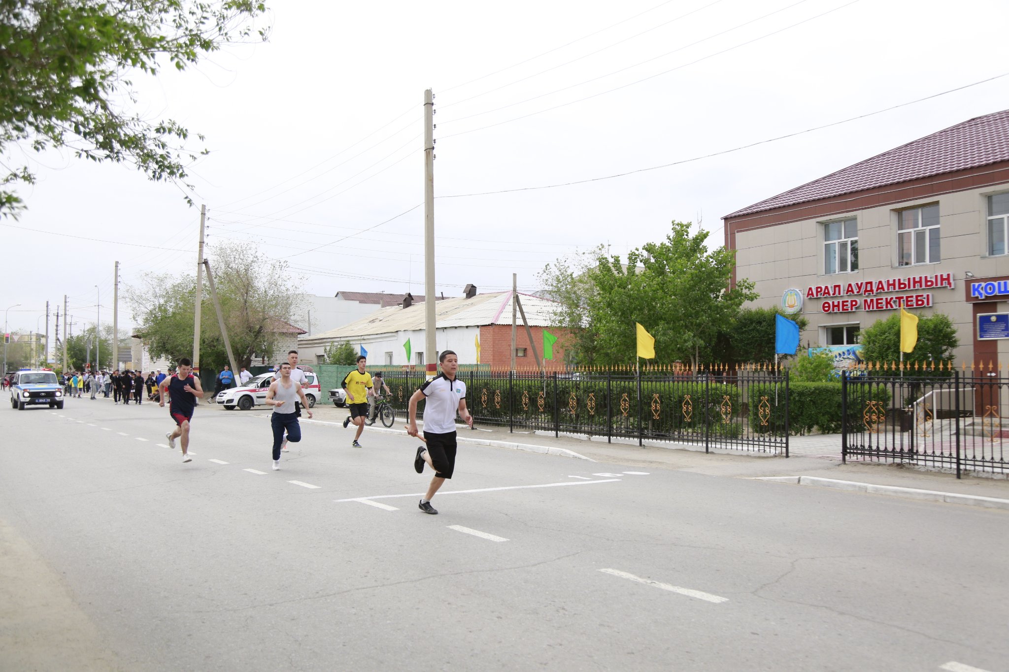 Арал қаласында Ұлы Жеңіс мерекесіне орай эстафеталық жарыс өтті