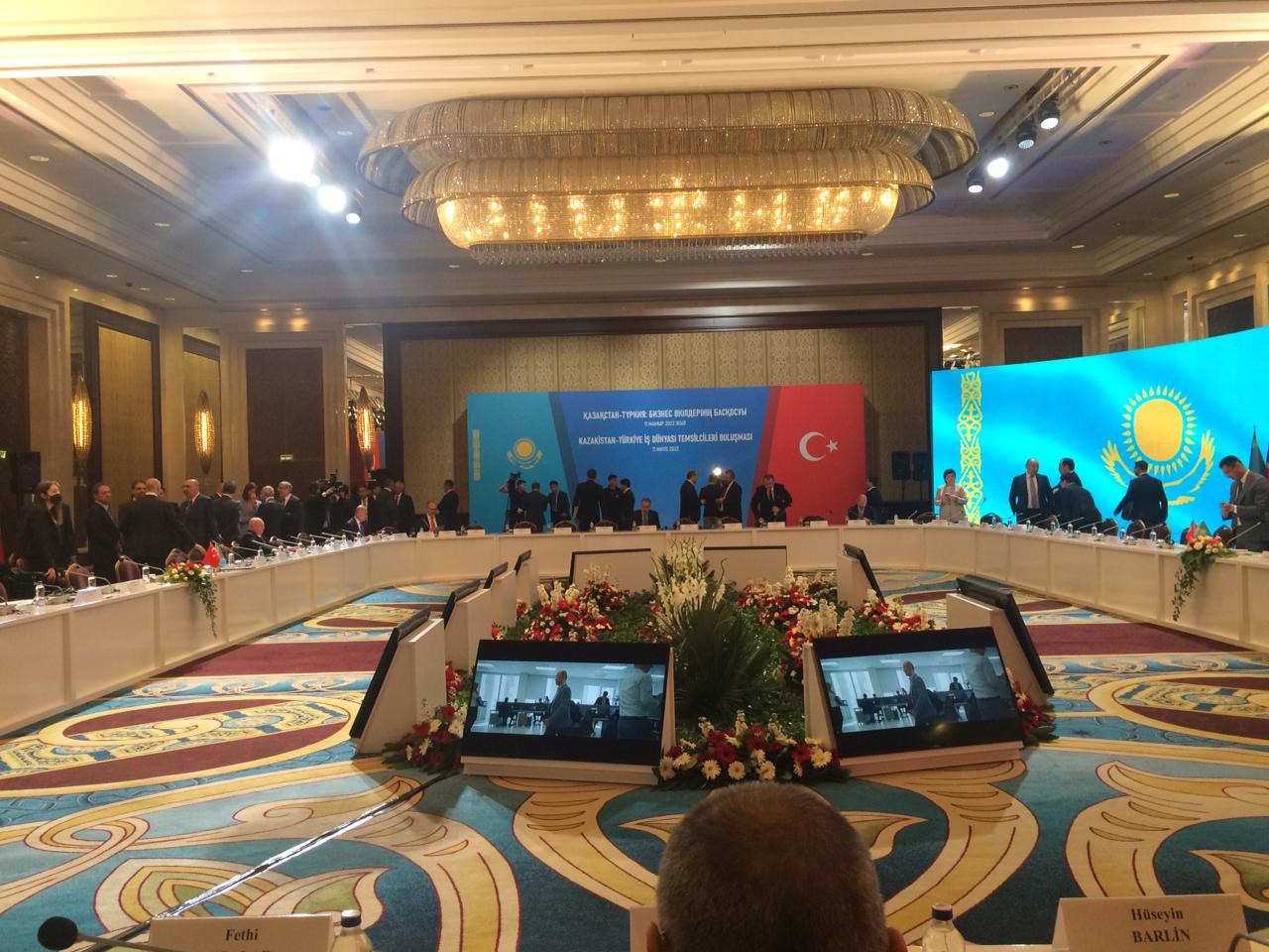 С.Брекешев қазақ-түрік дөңгелек үстелінің жұмысына қатысты
