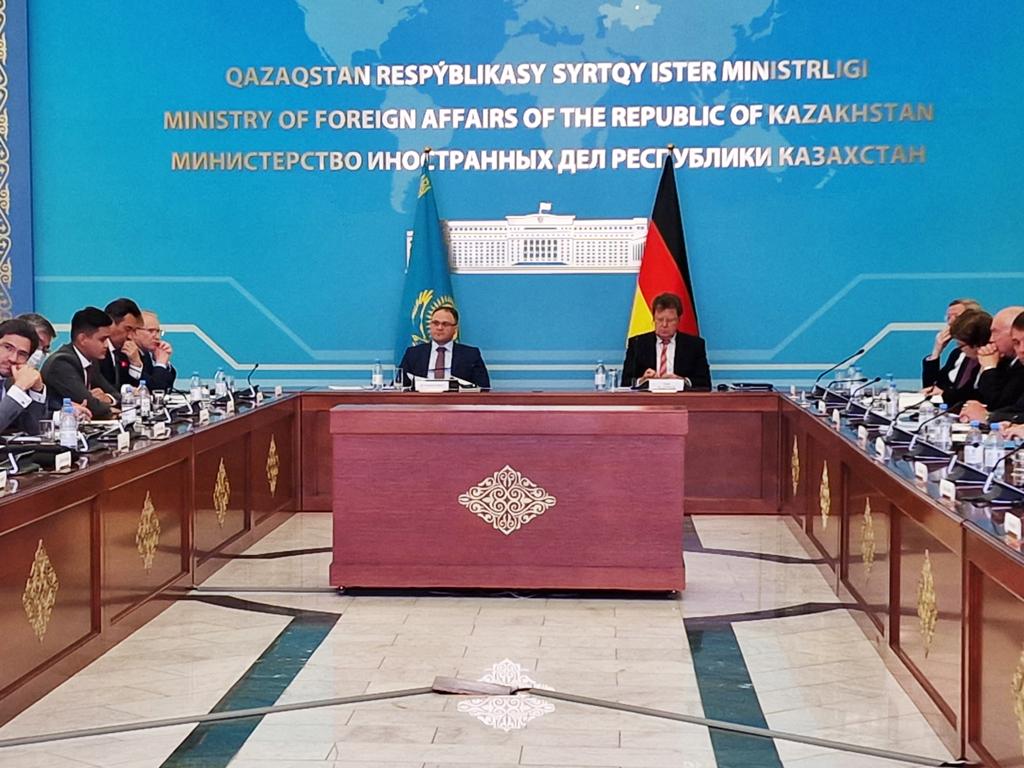 АСПиР назвал основные вызовы и возможности для развития экономики Казахстана
