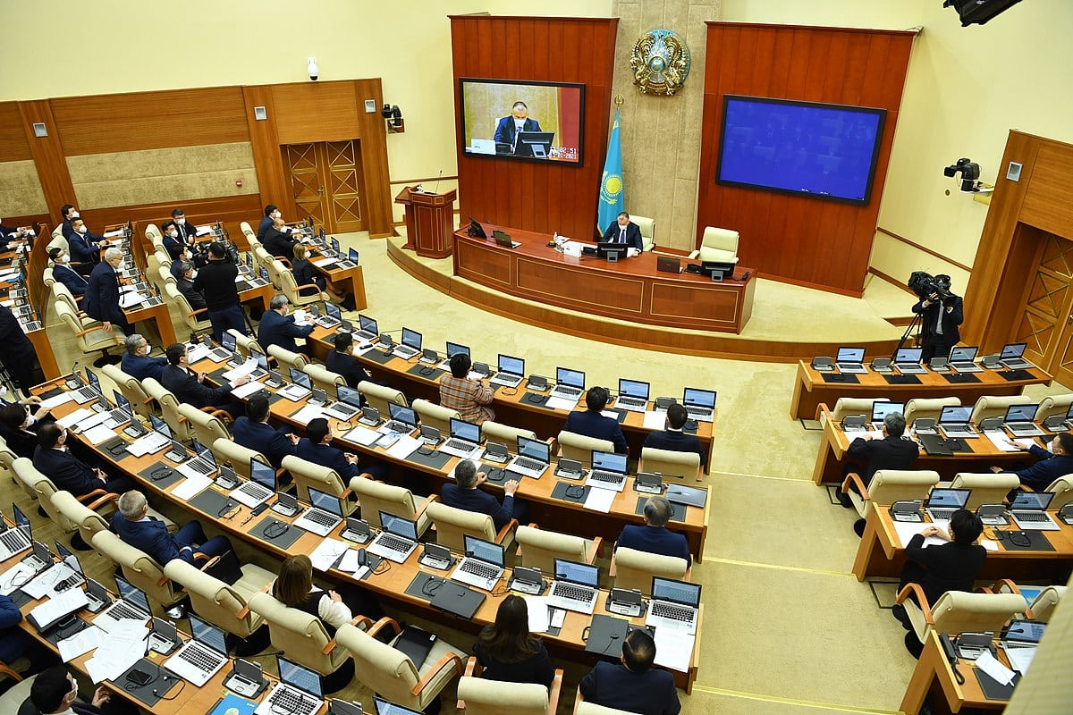 САЙЛАУШЫЛАР ДАУЫСЫН  ҚАЙТАРЫП АЛҒАН ЖАҒДАЙДА ПАРЛАМЕНТ МӘЖІЛІСІНІҢ ДЕПУТАТТАРЫ ӨЗ МАНДАТЫНАН АЙЫРЫЛАДЫ