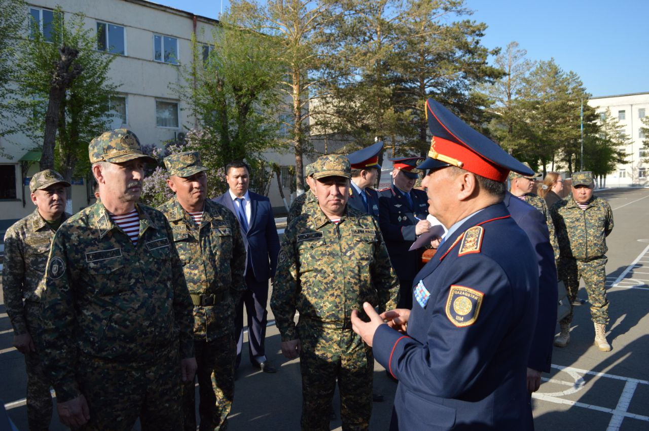 Ішкі істер министрі Павлодардағы Ұлттық ұлан әскер бөліміне іс-сапармен барды