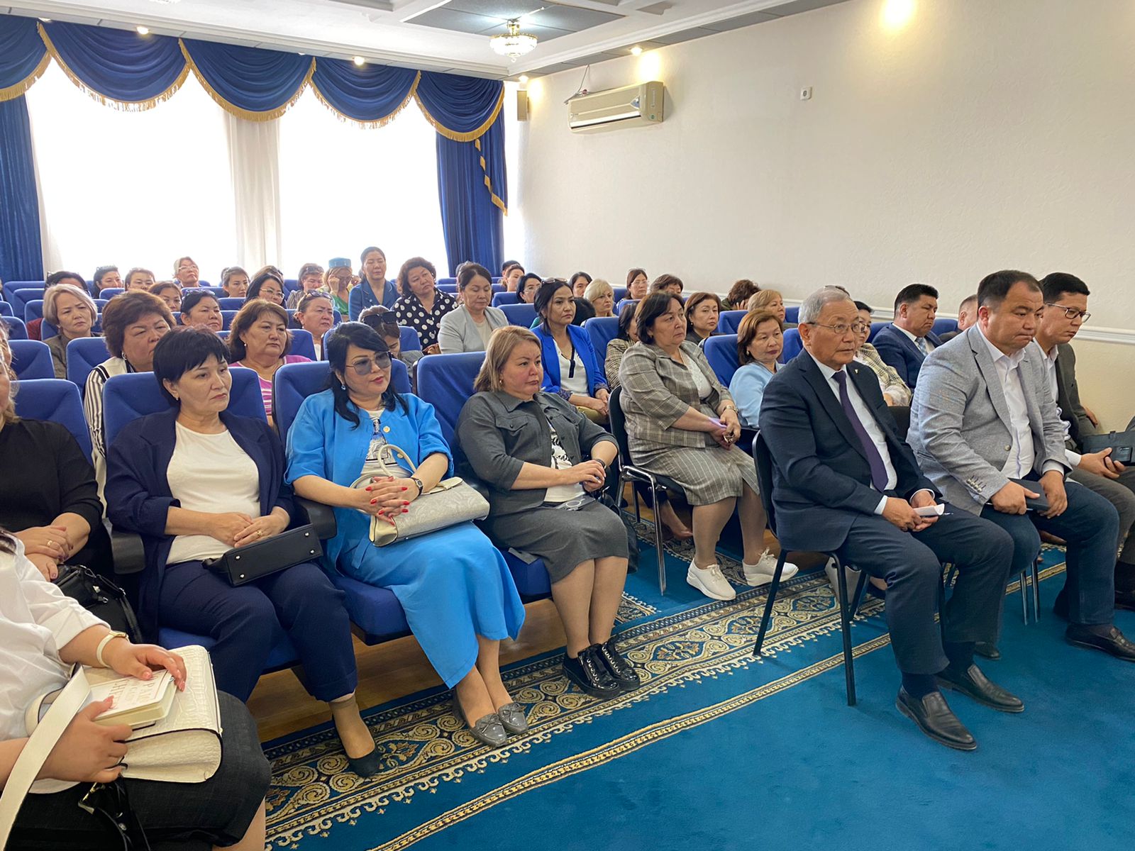 В Актау с руководителями организаций образования проведена разъяснительная работа о Конституционной реформе