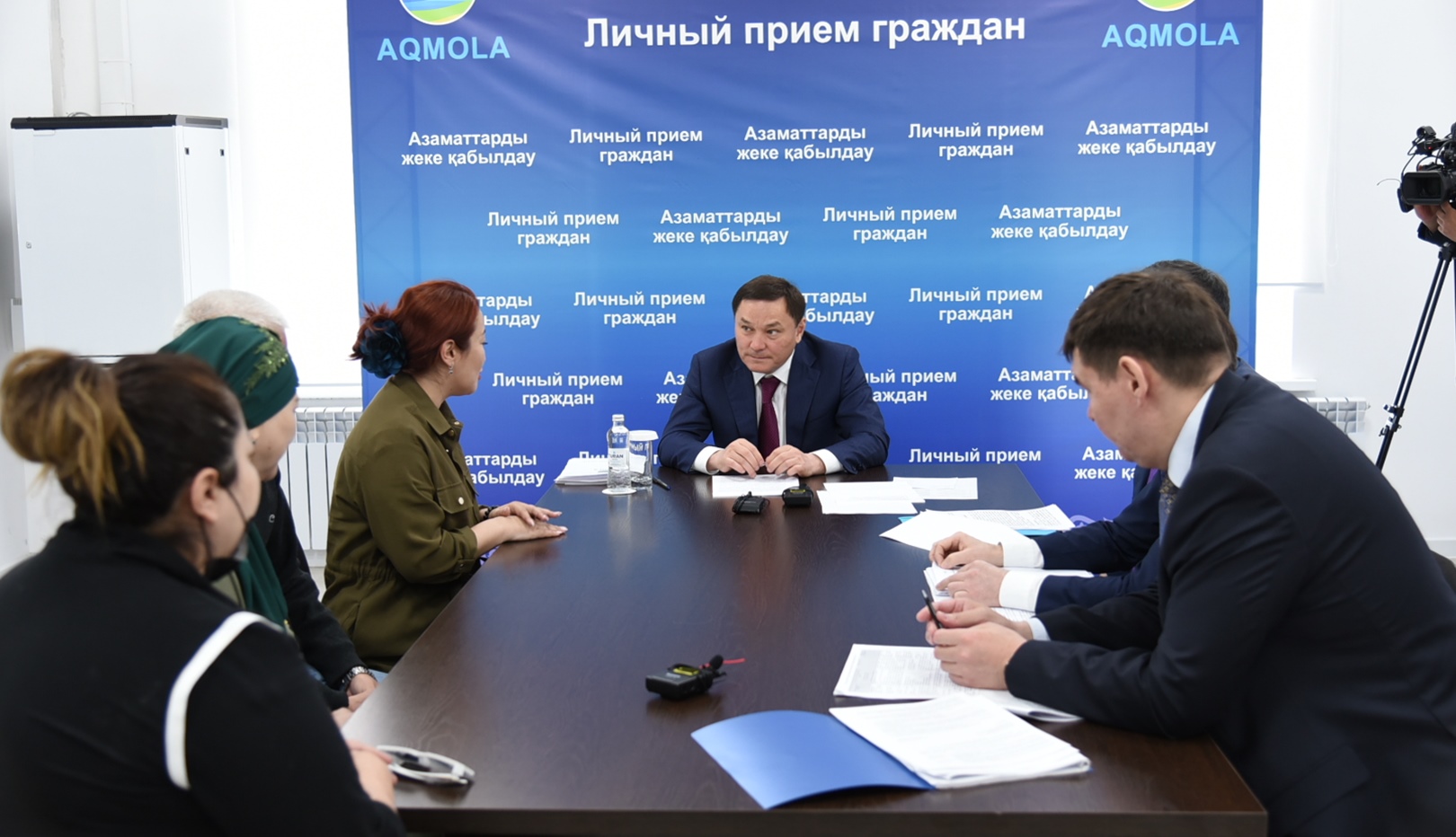 Questions are important, problems are acute During the next working trip, the head of the region Yermek Marzhikpayev met with residents of Koshy, Tselinograd and Korgalzhyn districts