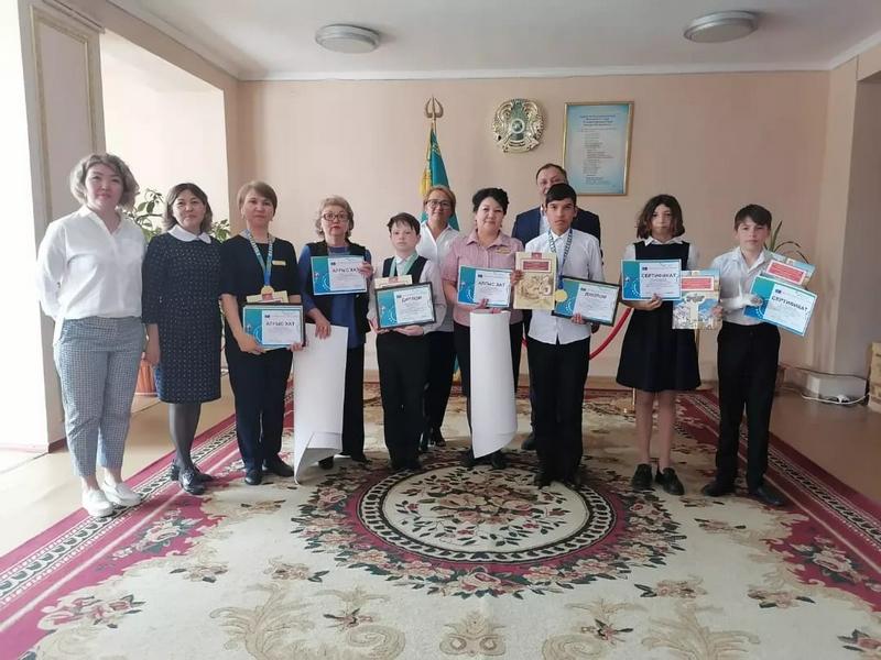 Джинсы киген қыздың бөксесінің фотосы, догги стилі Куна порно