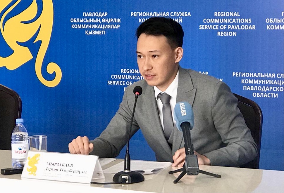 Көршілердің терезелеріне қарау