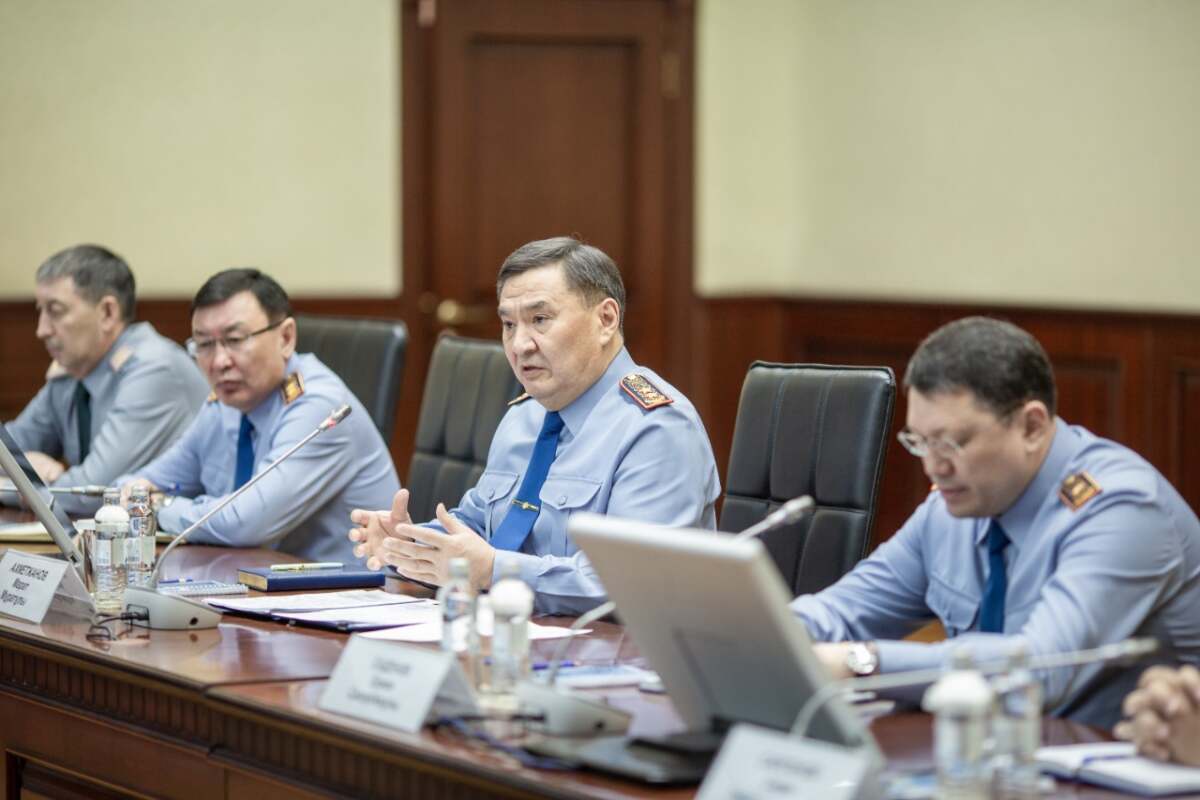 Полицейский должен быть порядочным и компетентным – глава МВД