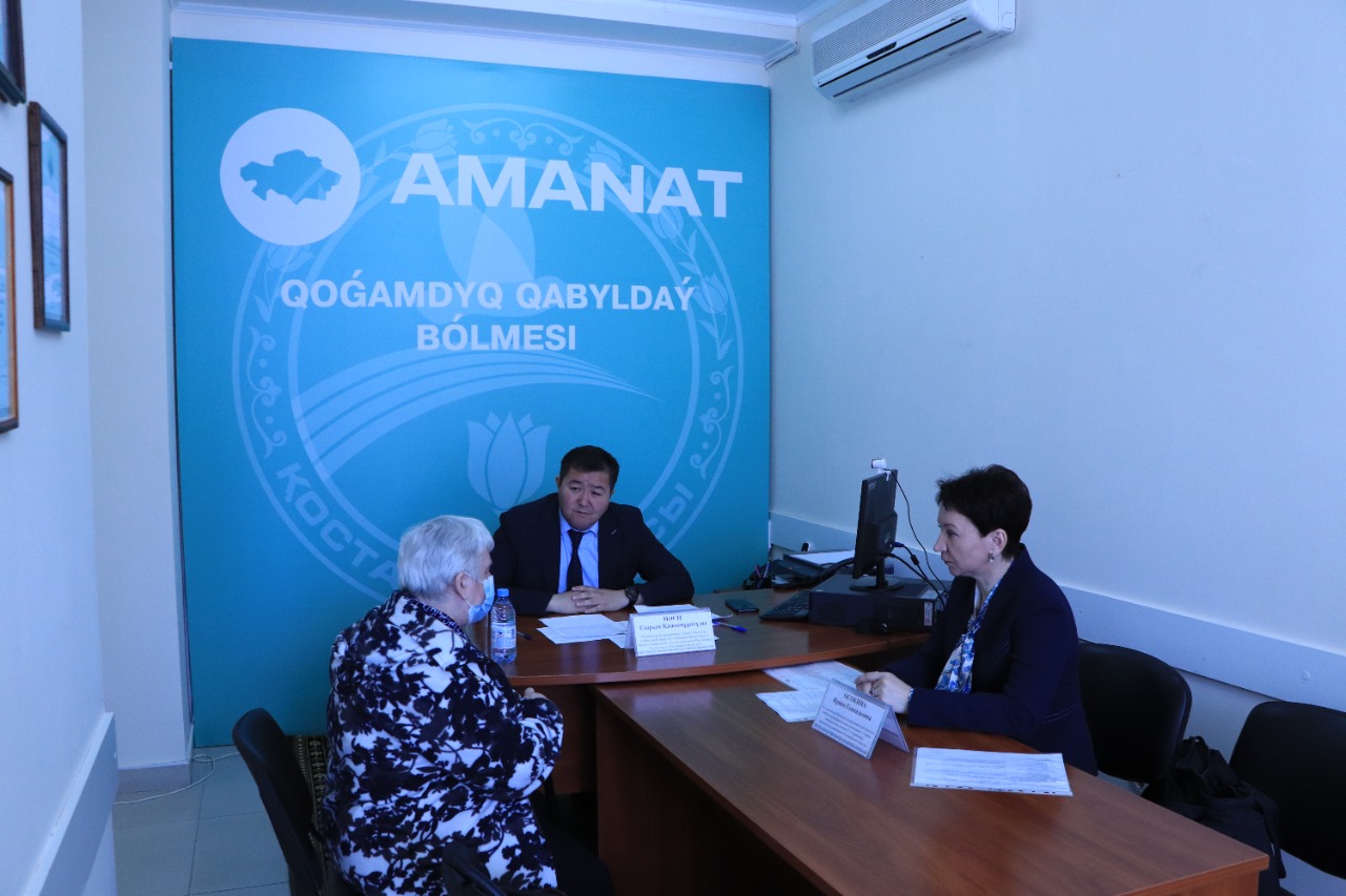 Руководитель Департамента Нәси Сырым провел прием граждан в общественной приемной КОФ партии «AMANAT».