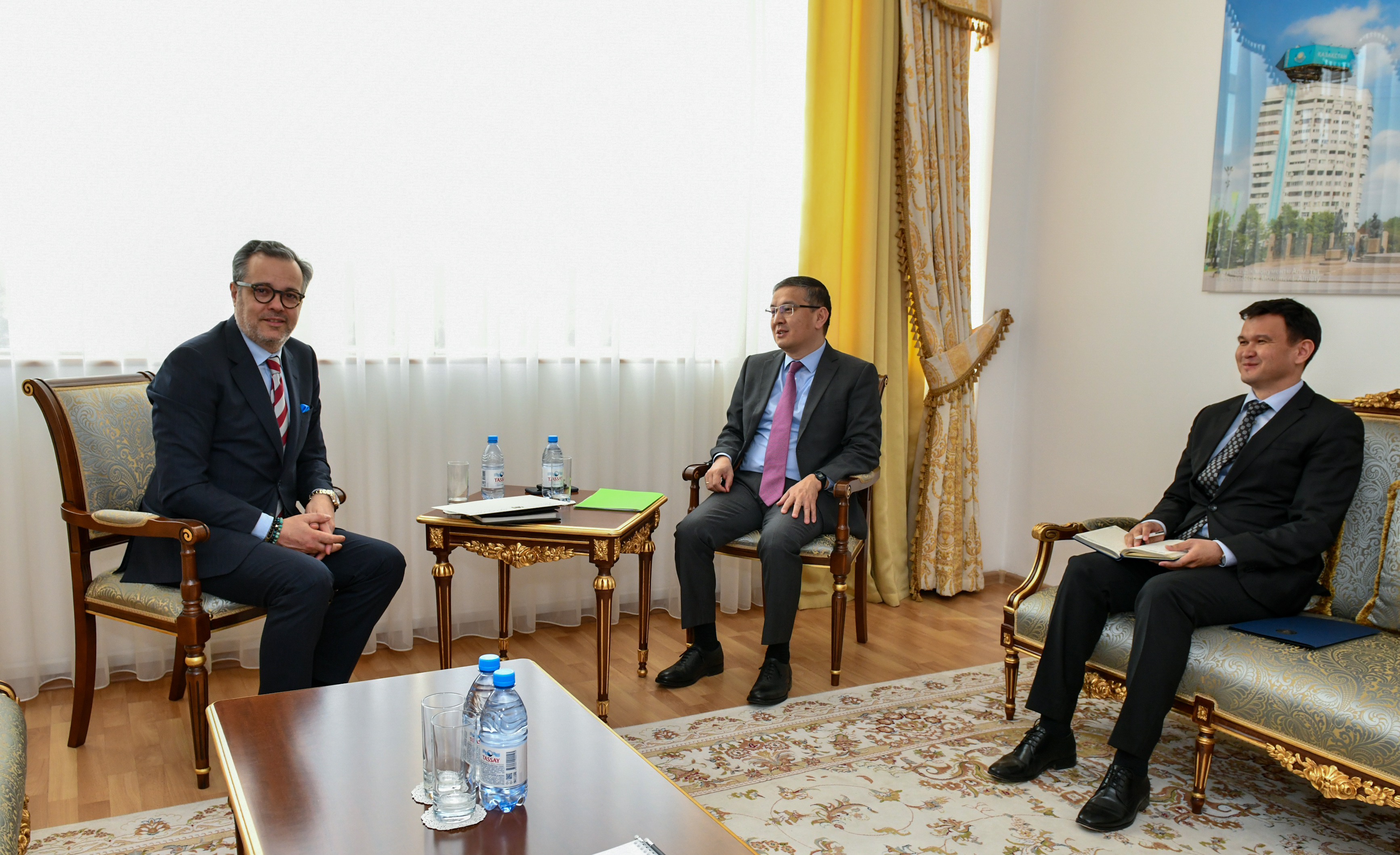 Kazakhstan’s Deputy Foreign Minister receives Ambassador of Morocco