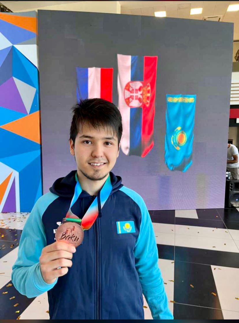 Казахстанский спортсмен - стрелок завоевал бронзовую медаль Кубка мира в Азербайджане