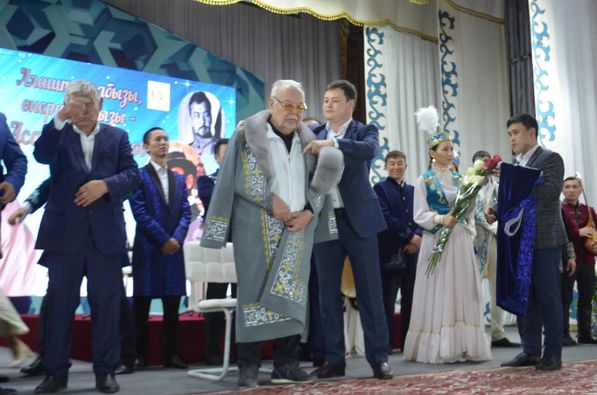 Сарысуда республикалық ақындар айтысы өтуде