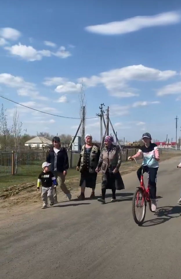 Ақсу қаласының әкімі Нұрлан Дүйсенбинов  Қалқаман ауылдық округінің Ақжол ауылына барды