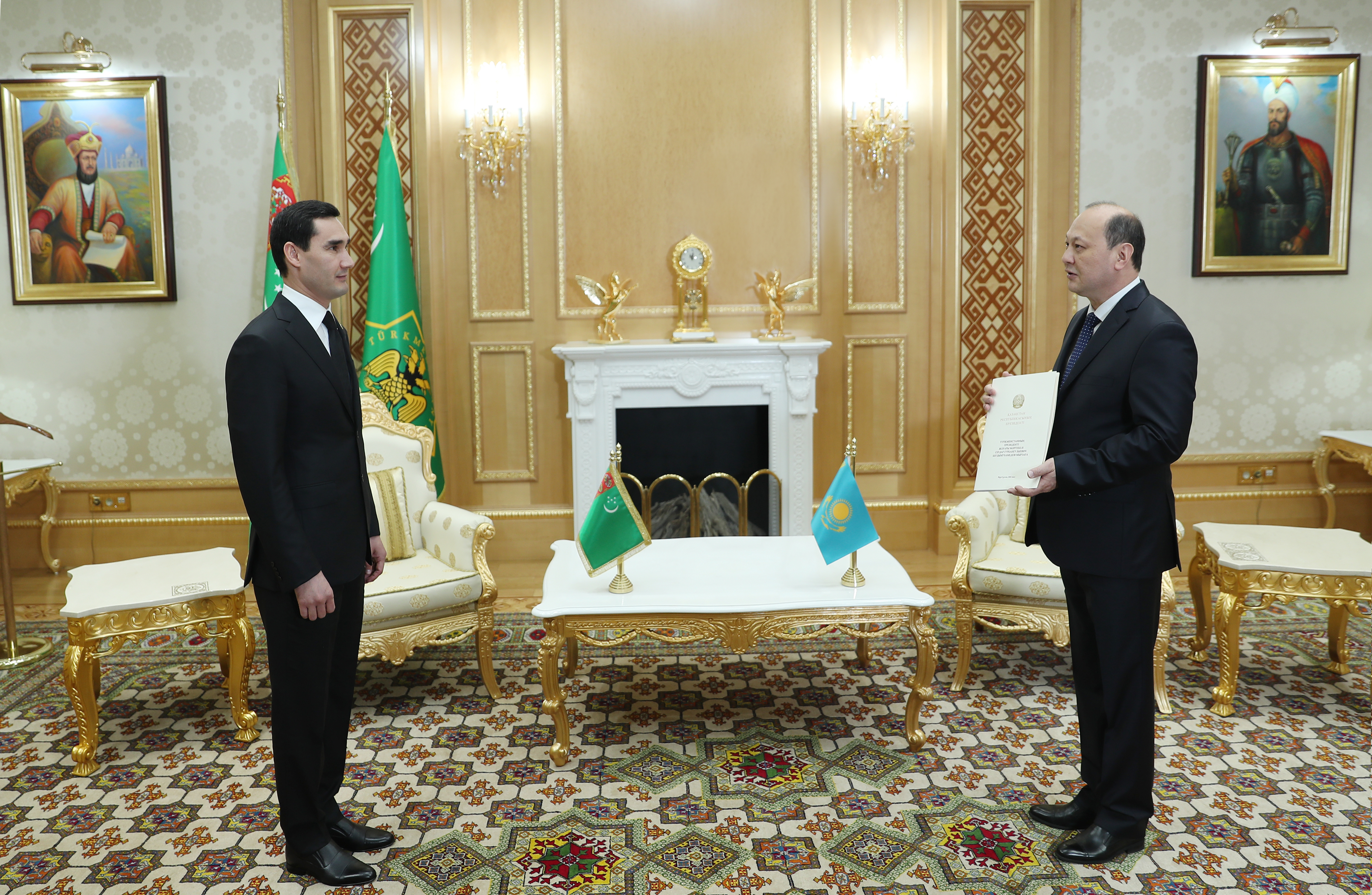Kazakhstan’s Ambassador Presents Credentials to President of Turkmenistan