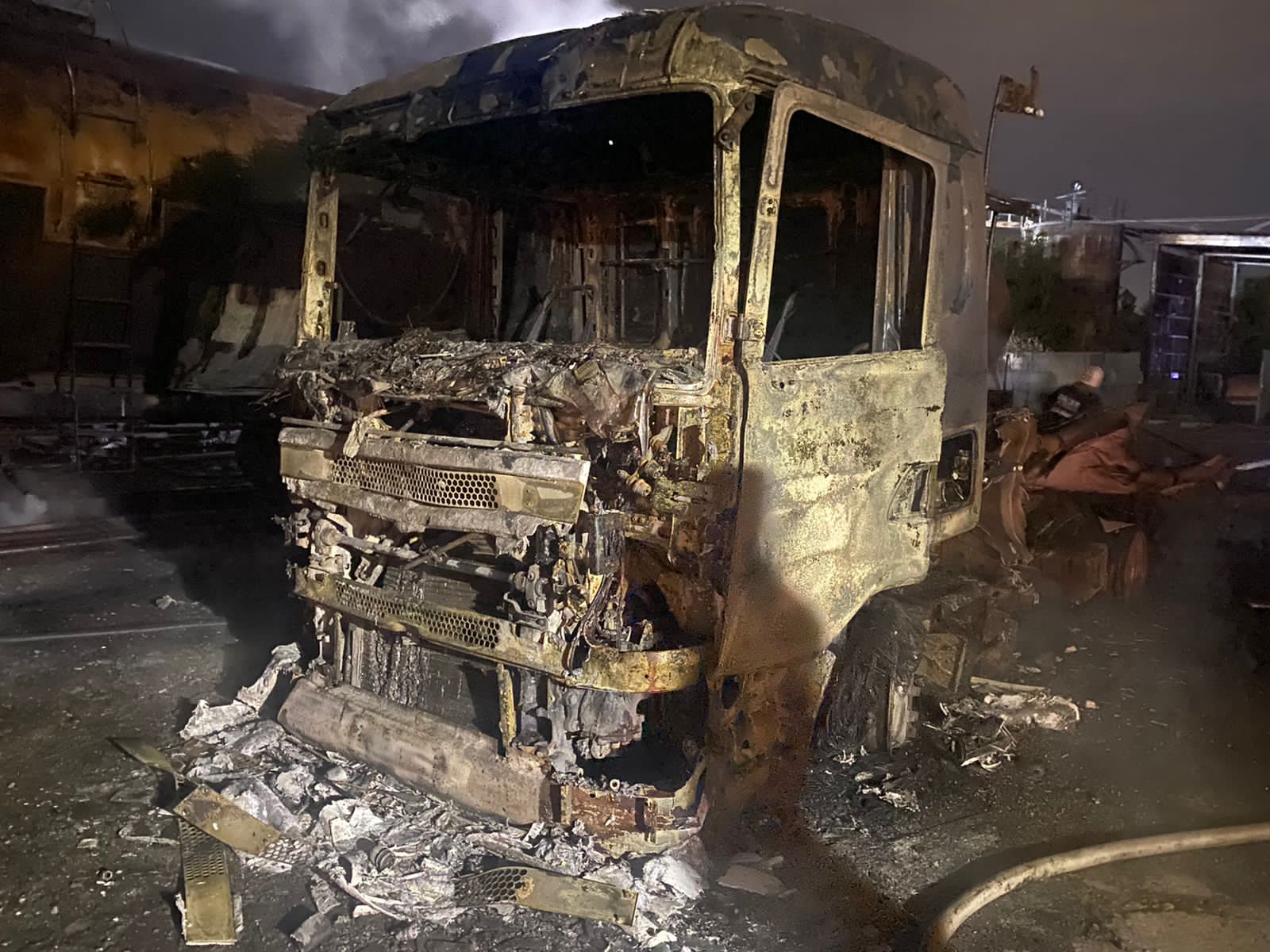 В Алматы сгорела автомобильная цистерна