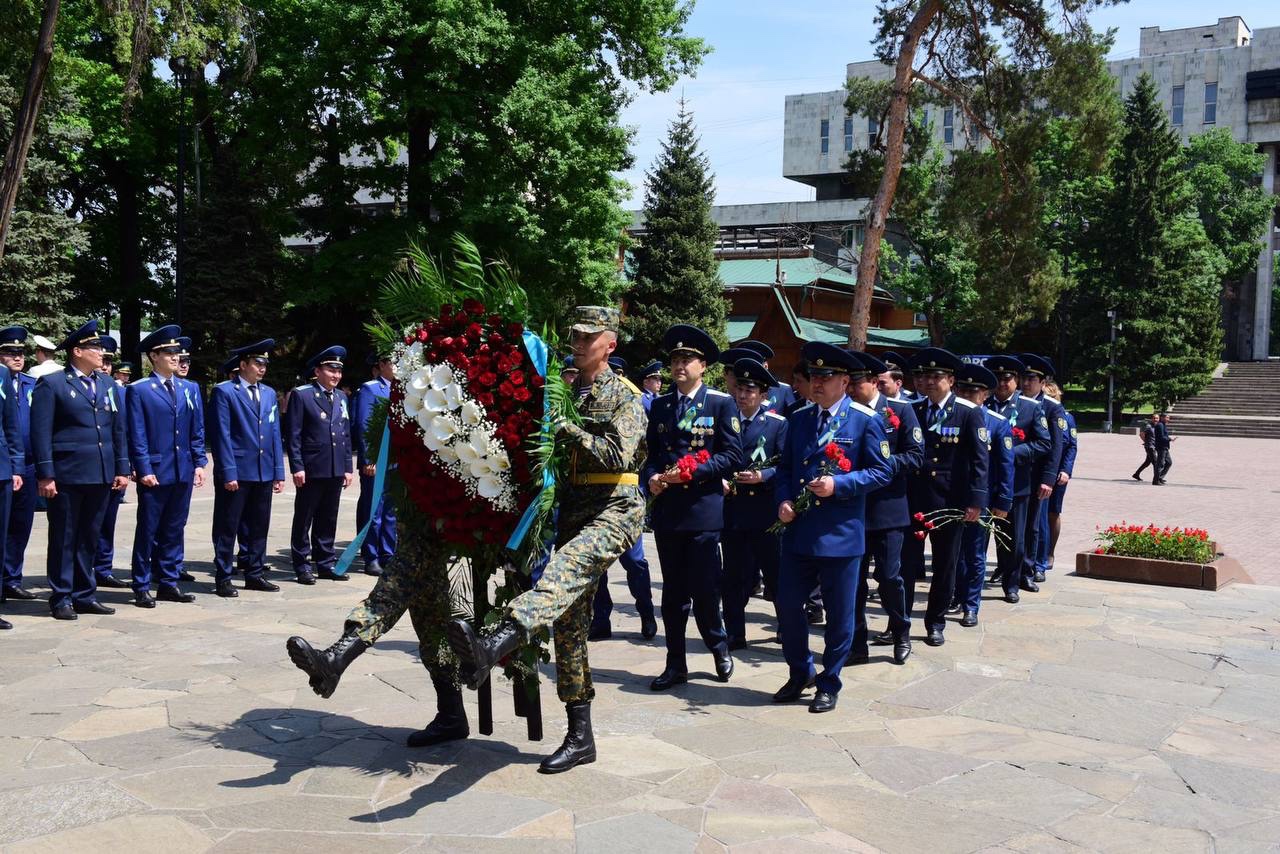 Ветераны и сотрудники прокуратуры г.Алматы почтили память участников Великой Отечественной войны