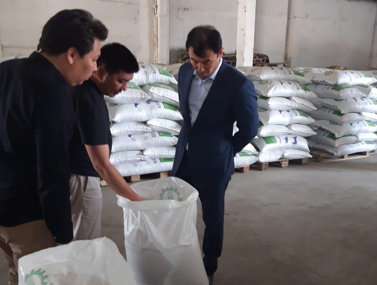 Посол Республики Казахстан в Республике Узбекистан Д.Сатыбалды посетил агрокомплекс «Etalon Food Company», расположенный в г.Ташкент