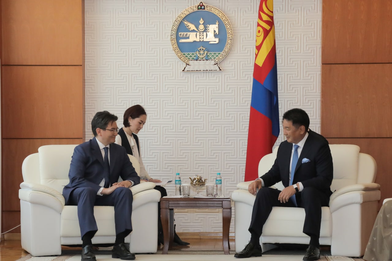 Посол Казахстана вручил верительные грамоты Президенту Монголии