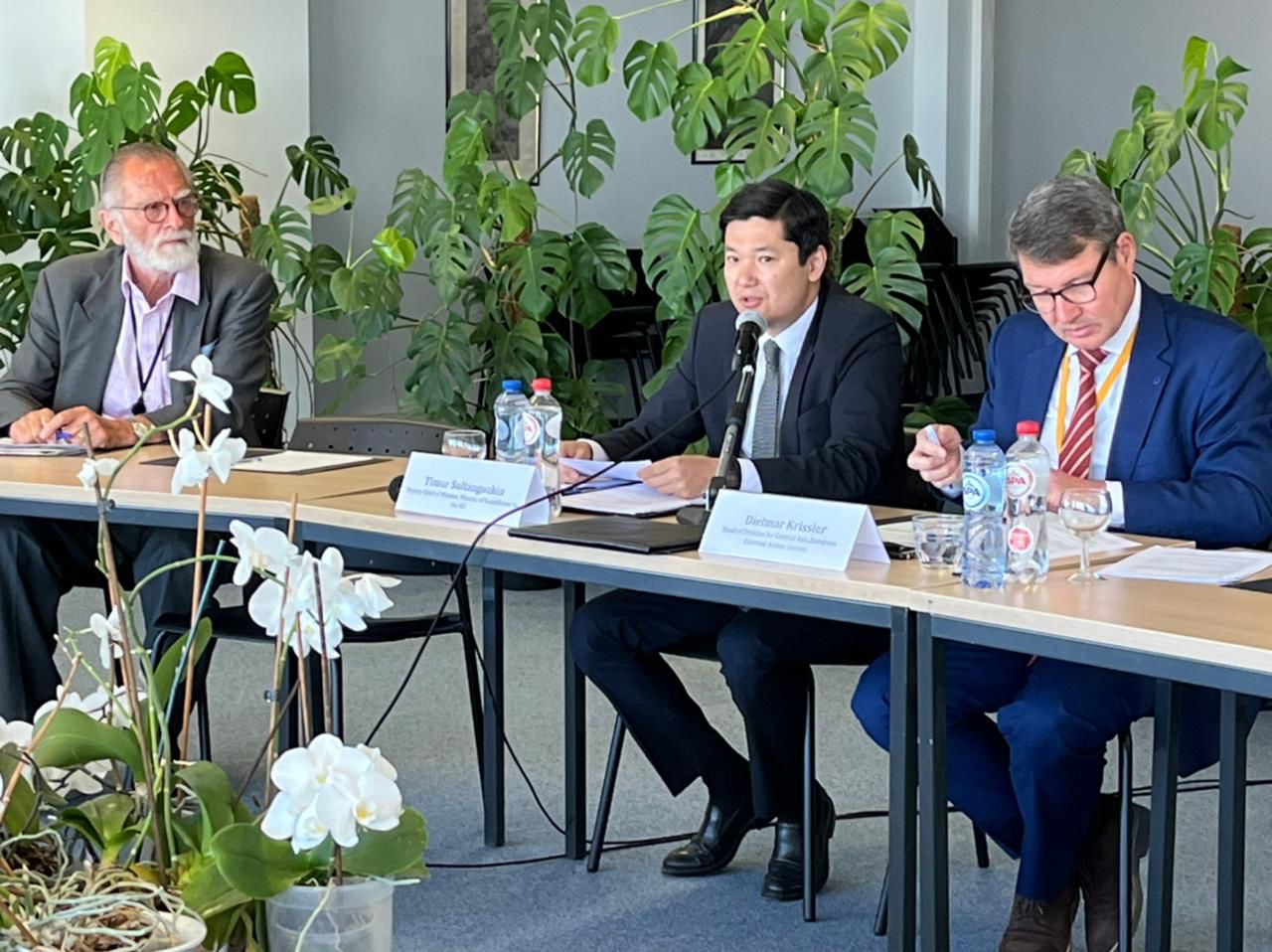 На «круглом столе» в Брюсселе эксперты, политики и дипломаты ЕС приветствовали итоги референдума и реформы в Казахстане