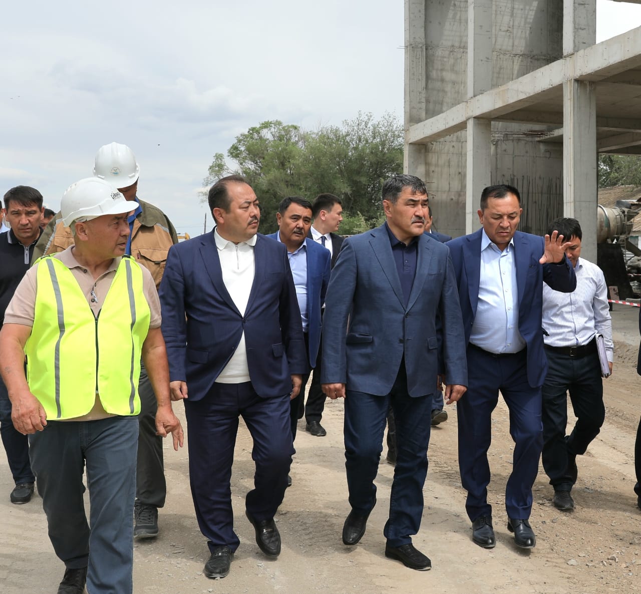 Нуржан Нуржигитов проинспектировал ход строительных работ в Кордайском районе