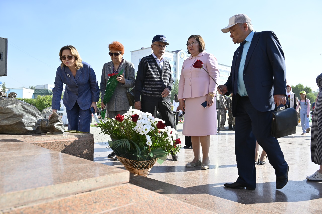 15 июня в Актобе широко отметили День рождения Героя Советского Союза А. Молдагуловой