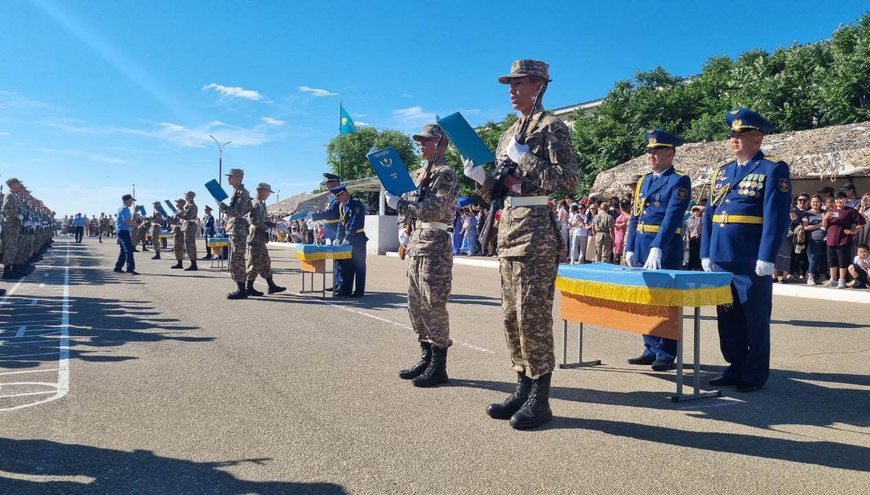 Свыше тысячи новобранцев приведены к военной присяге