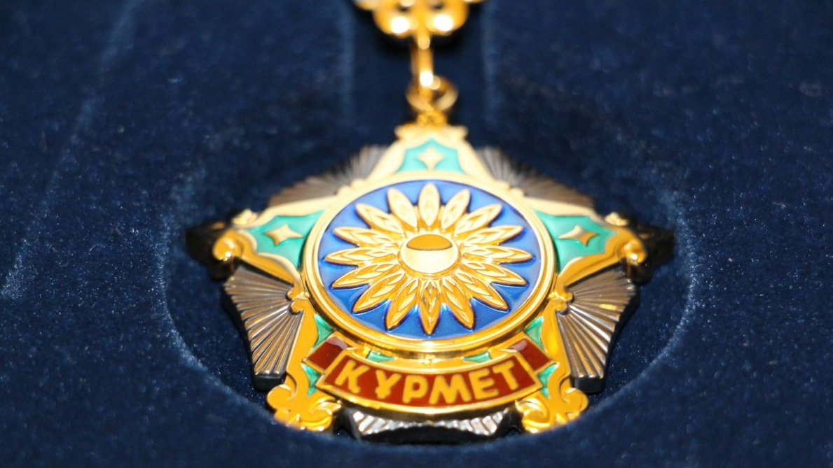 Ректор КарУ Нурлан Дулатбеков награждён орденом «Құрмет»