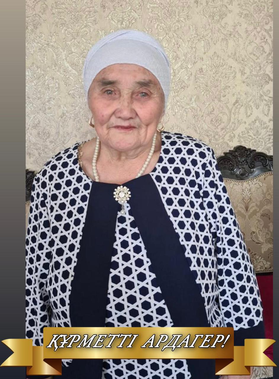 Шеберханадағы кеуделі балапандар мен жігіттер арасындағы ыстық секс