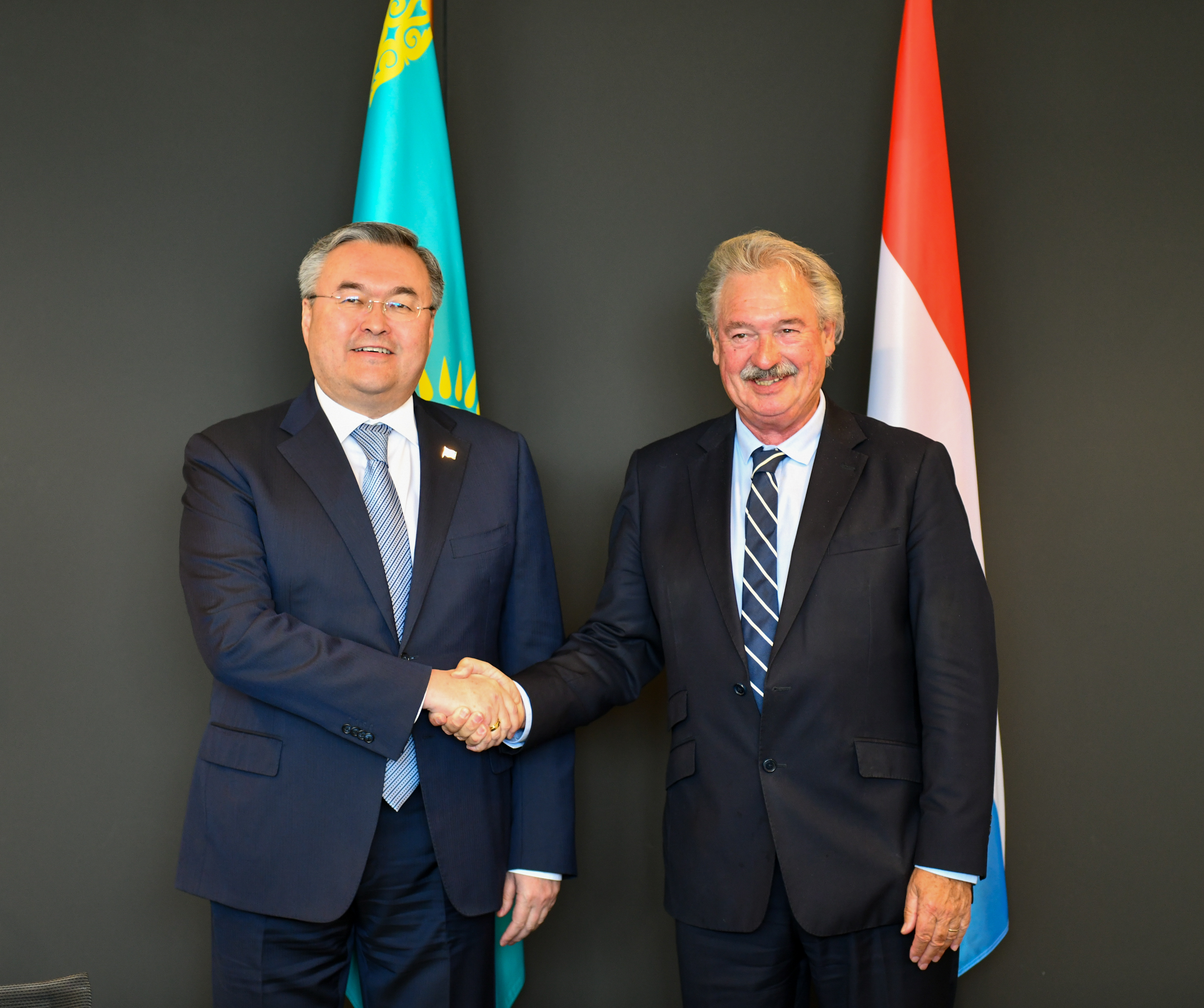 Kazakh Foreign Minister Holds Talks with Counterparts from Luxembourg and France    