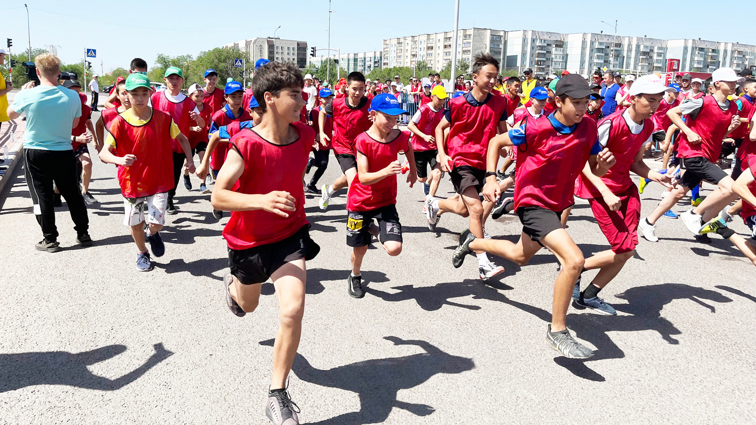 Более 300 человек участвовали в забеге «Спорт против наркотиков!» в Караганде