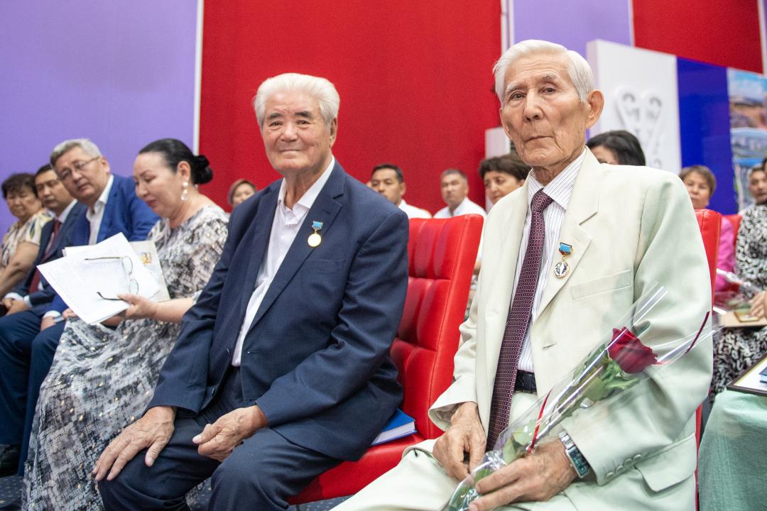 Журналисты