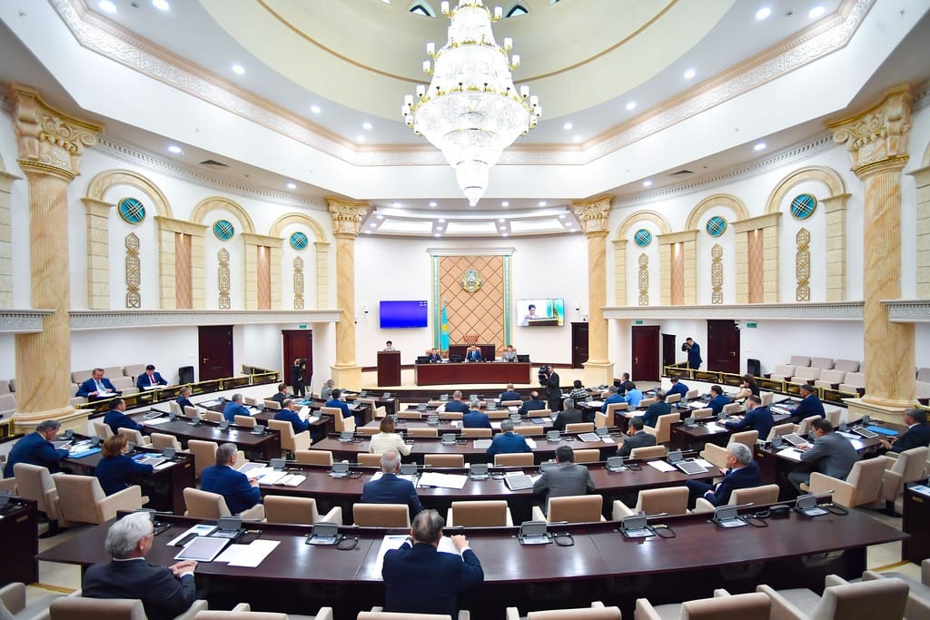 Сенатом Парламента Республики Казахстан принят Закон по совершенствованию законодательства в сферах интелектуальной собственности и оказания гарантированной государством юридической помощи