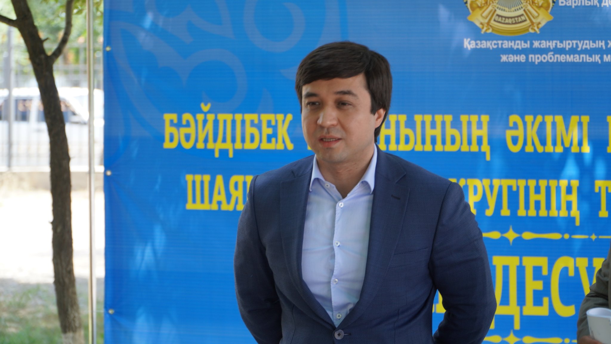 Орманда жалаңаш серуендеу видеосы