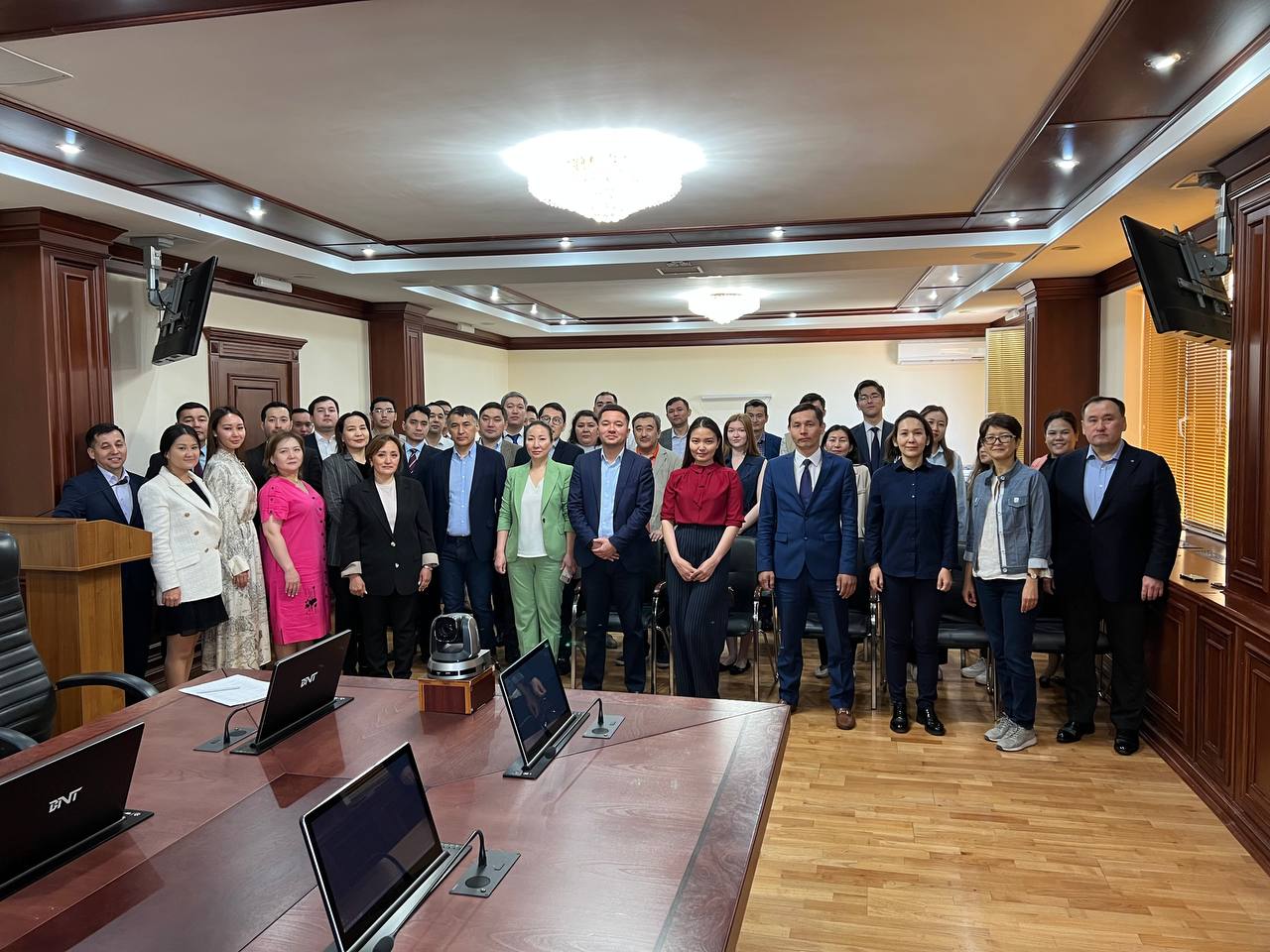 Сотрудники Министерства энергетики приняли участие в мероприятии по единовременному исполнению Государственного Гимна Казахстана