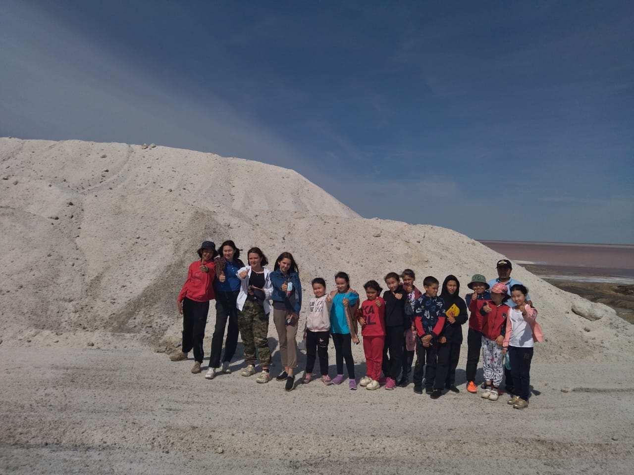 Үлкен бөкселері бар жетілген ханымдар