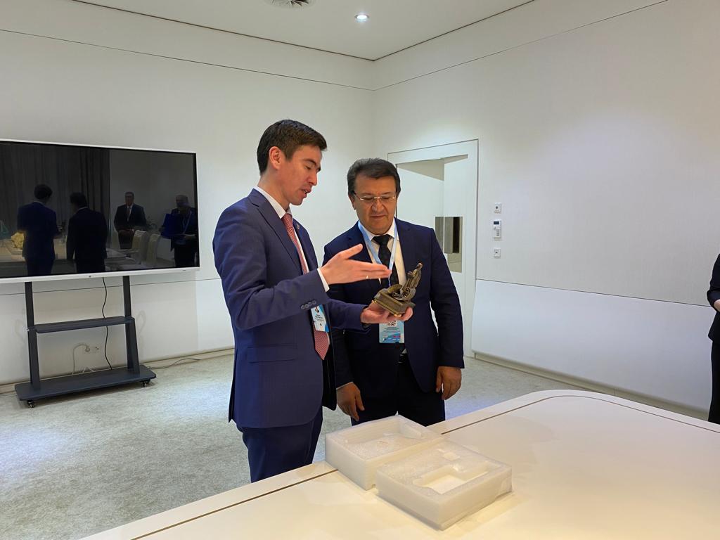 М. ШОРАНОВ ШЫҰ ФОРУМЫ АЯСЫНДА ШЕТЕЛДІК ӘРІПТЕСТЕРІМЕН БІРҚАТАР КЕЗДЕСУЛЕР ӨТКІЗДІ