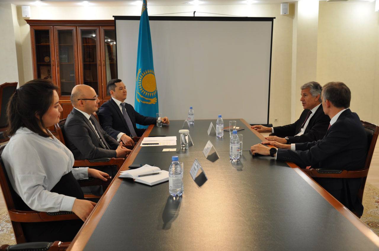 The Minister of National Economy met with the management of JP Morgan