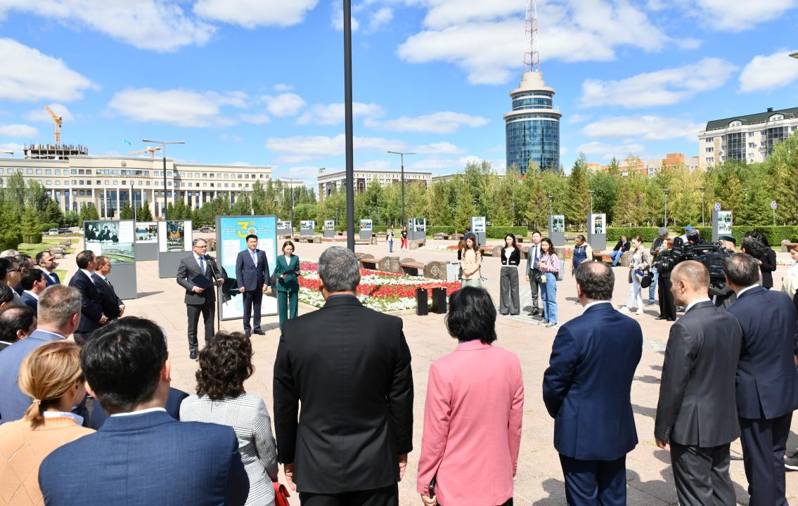 Documentary and Photo Exhibition Dedicated to 30th Anniversary of Kazakhstan’s Diplomatic Service Opens Next Bayterek