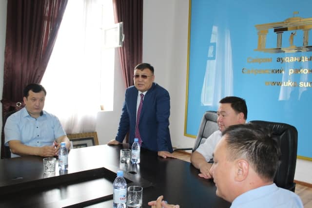 АУДАН ӘКІМІ СОТ ЖҮЙЕСІНІҢ  ҚЫЗМЕТКЕРЛЕРІНЕ АЛҒЫСЫН БІЛДІРДІ