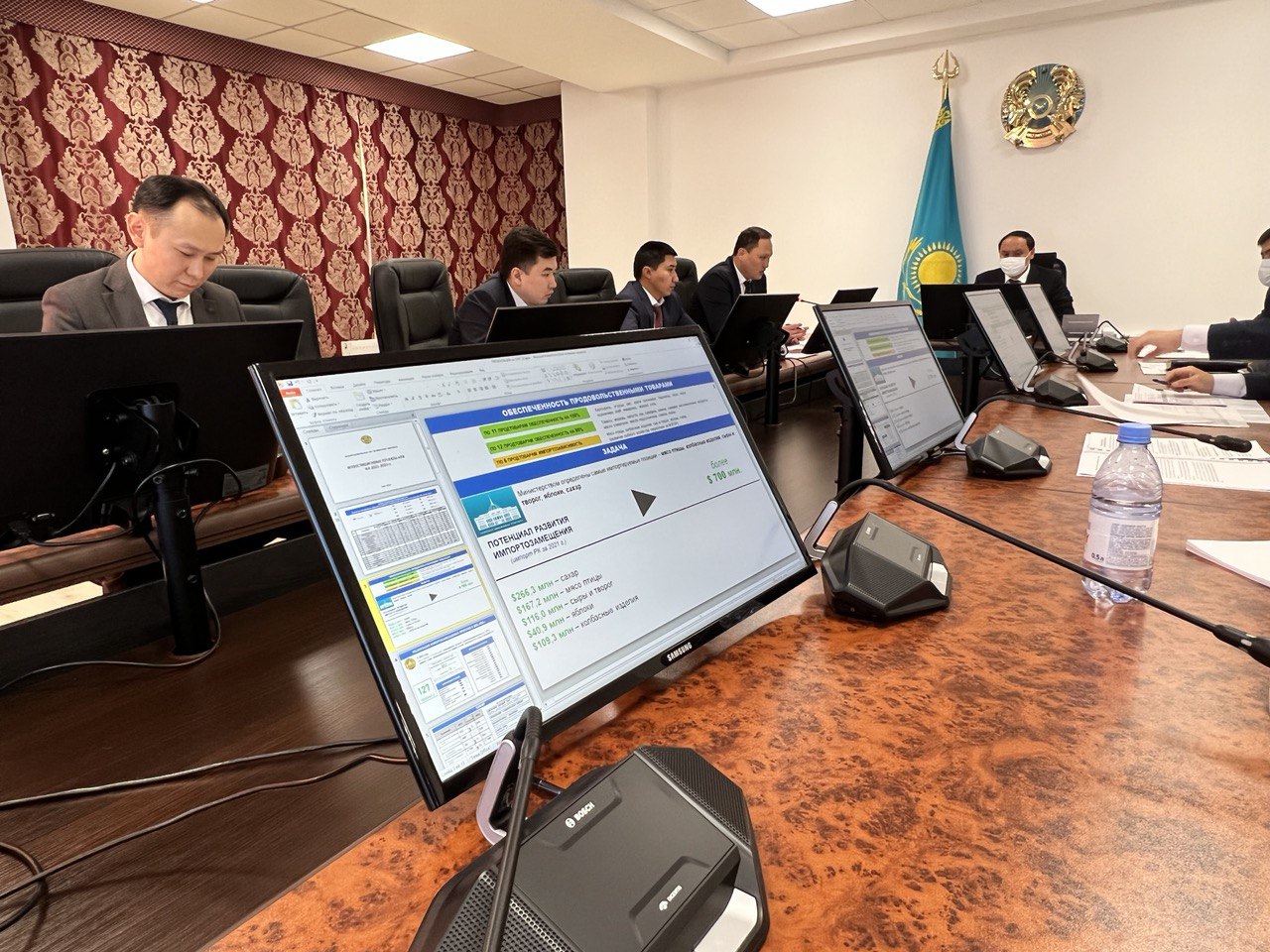 Ербол Карашукеев провел совещание по продовольственной безопасности