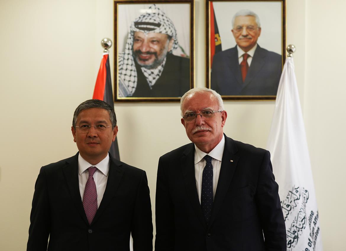 Kazakhstan’s Deputy Minister of Foreign Affairs Pays Visit to Palestine