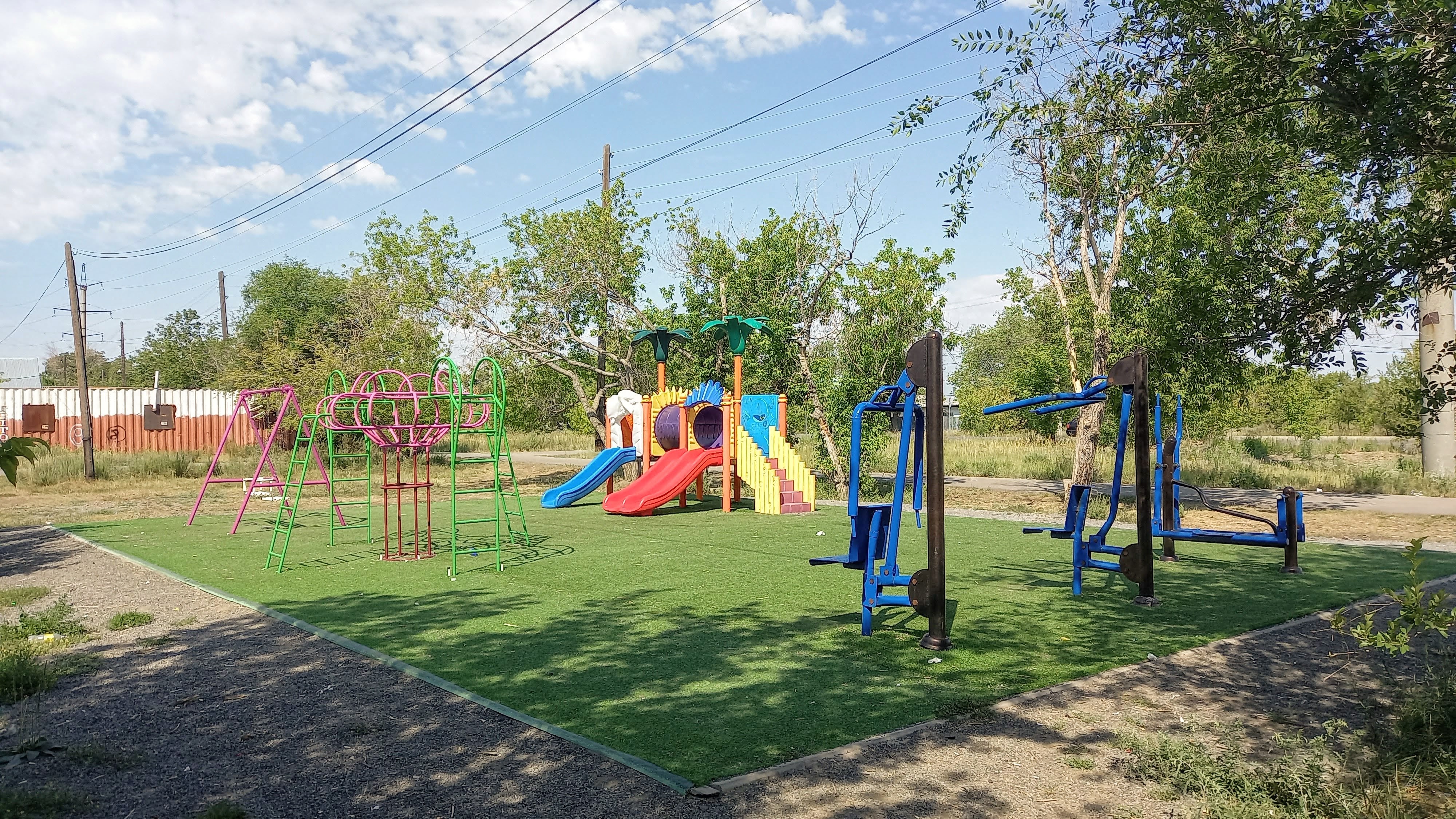 «Мы давно просили обратить на нас внимание». В Караганде взялись за благоустройство окраин