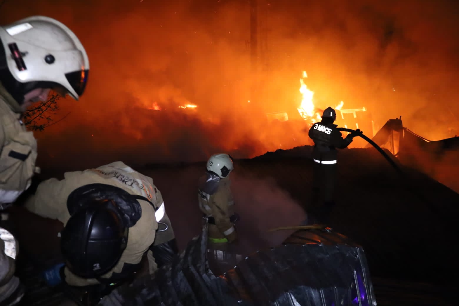 Столичные огнеборцы ликвидировали крупный пожар