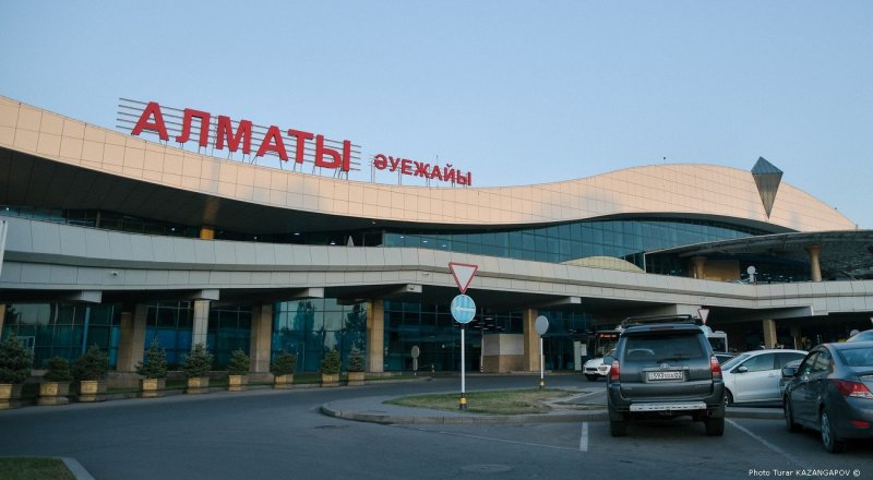 Транспортные полицейские установили таксиста, который довез иностранку из аэропорта г.Алматы в гостиницу за 45 тысяч тенге