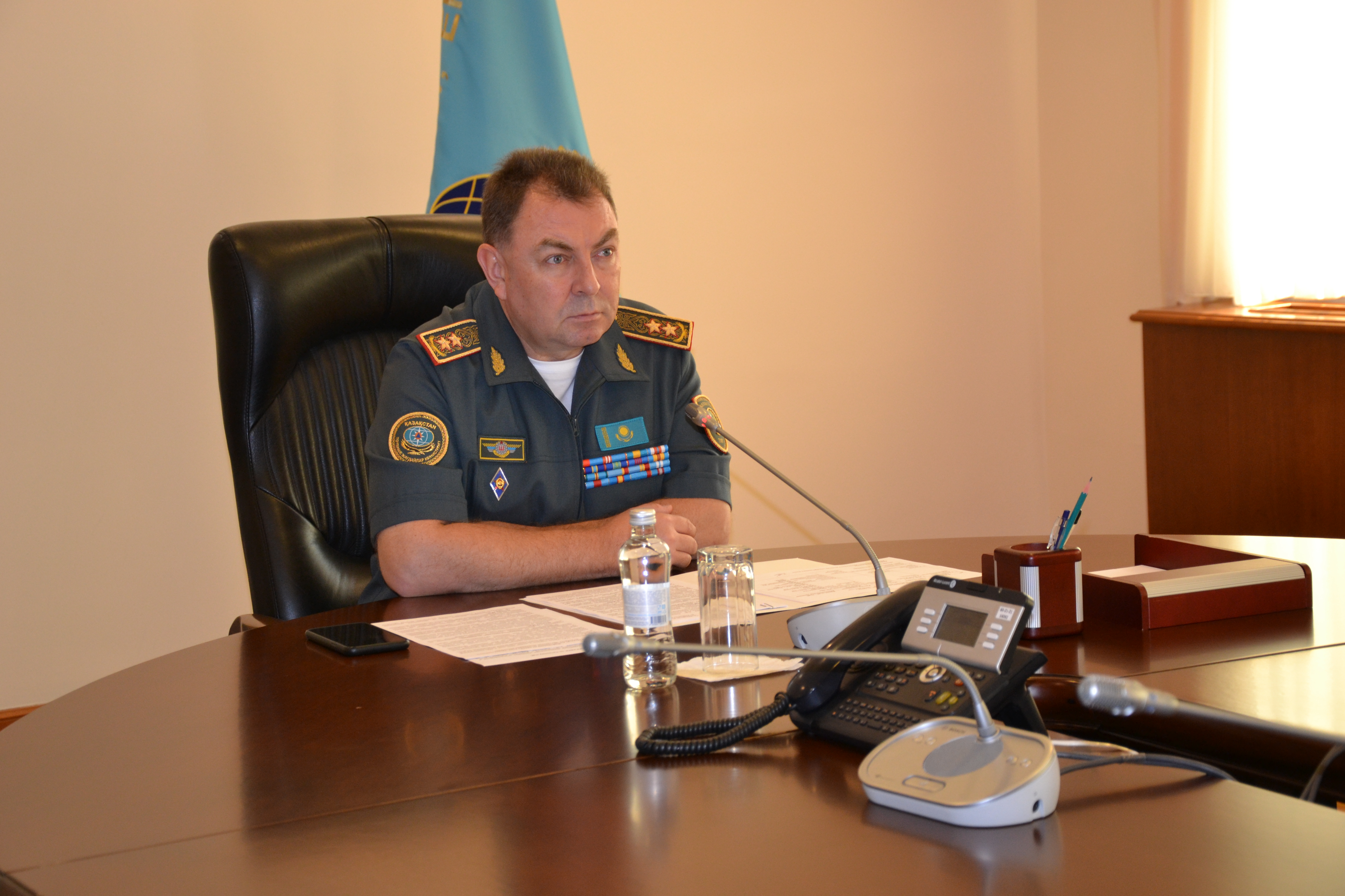 Глава МЧС провел онлайн прием граждан