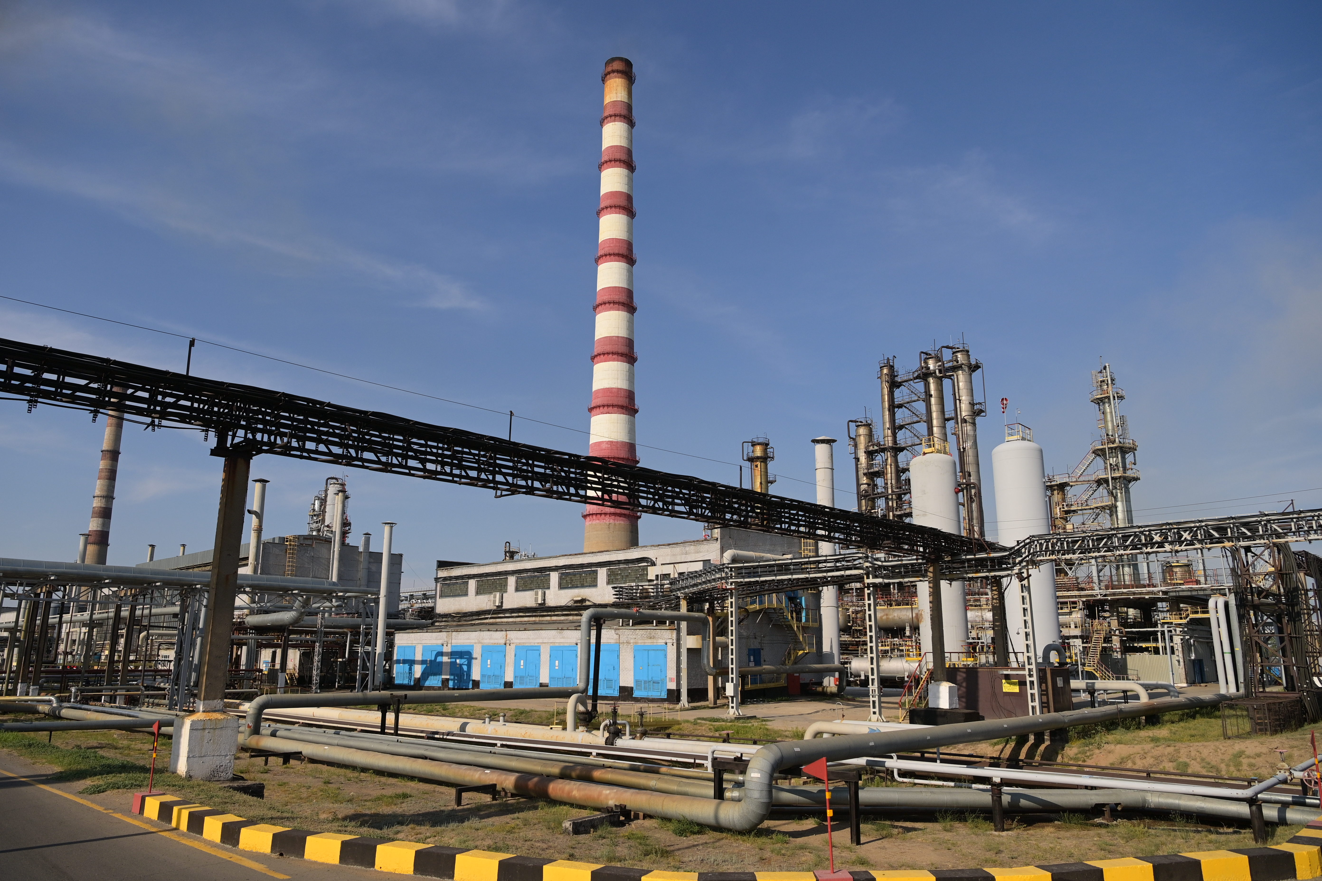 Павлодарский нефтехимический завод возобновил работу