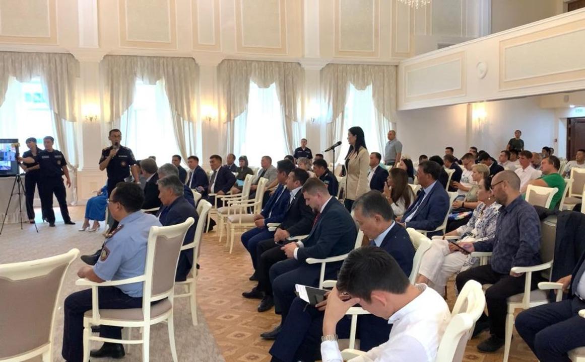 Төтенше жағдайлар министрі Қарағанды облысының тұрғындарымен кездесті
