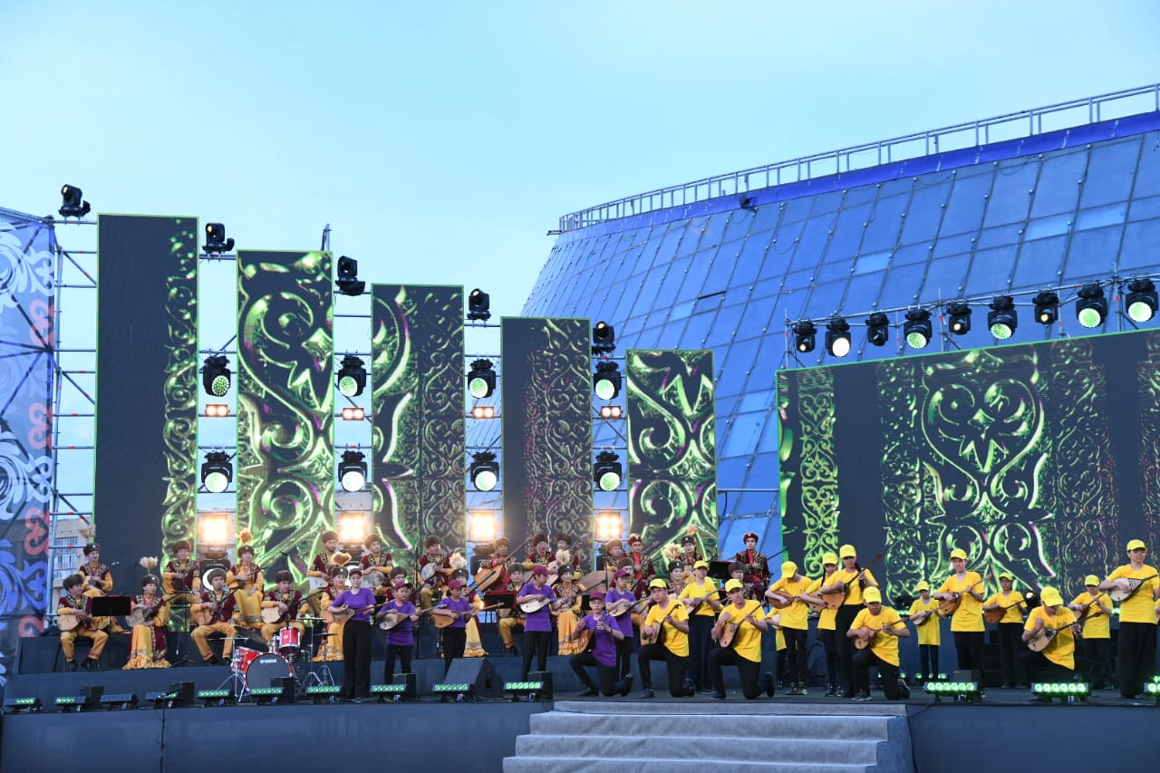 Шоу-концерт в честь Национального дня домбры провели в столице