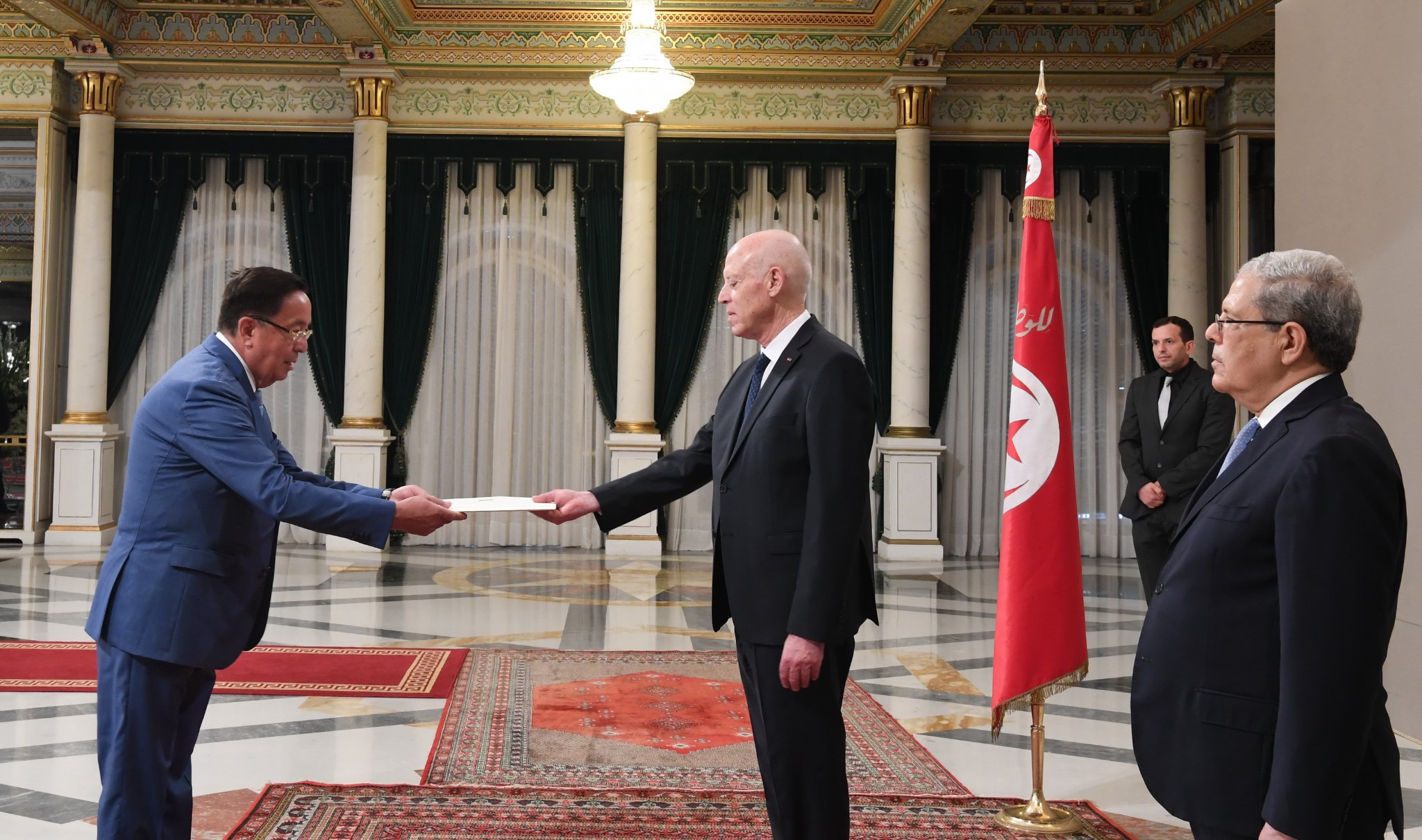 Посол Казахстана вручил верительные грамоты Президенту Туниса