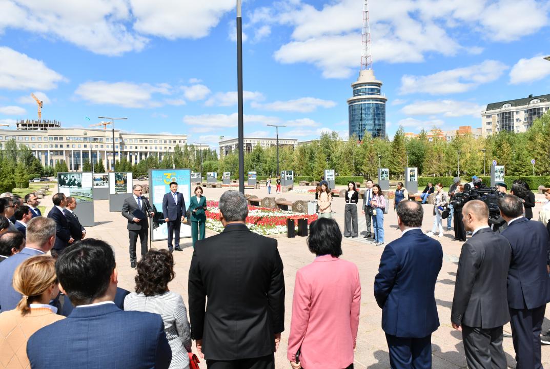 Documentary and Photo Exhibition Dedicated to 30th Anniversary of Kazakhstan’s Diplomatic Service Opens Next Bayterek