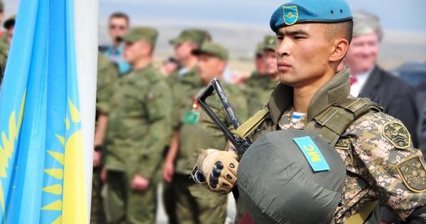 Казахстанские десантники  отмечают профессиональный праздник