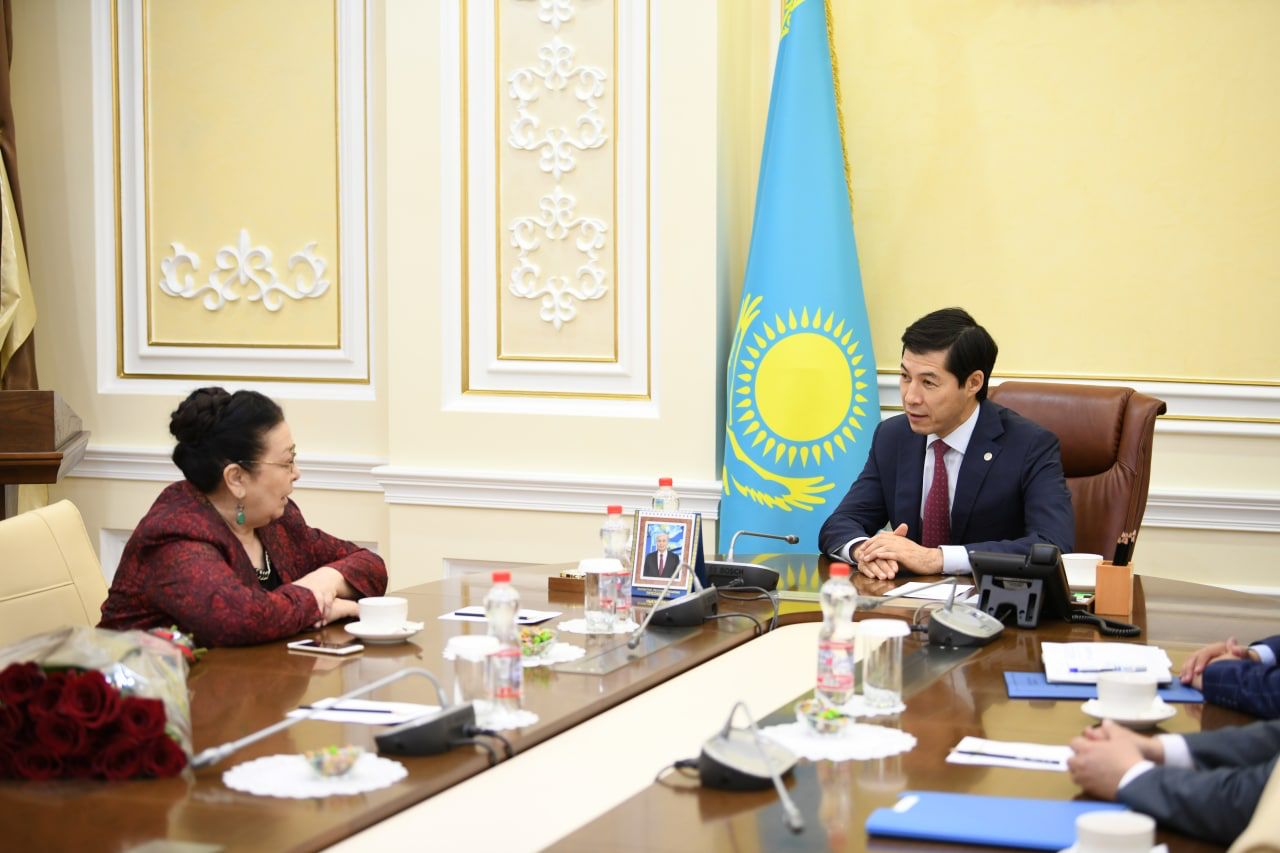 Akim of the region Gali Iskaliyev received Meruert Utekeshova
